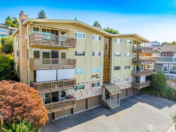 2552 14th Avenue W 202, Seattle WA 98119