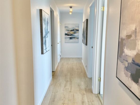 2552 14th Avenue W 202, Seattle WA 98119
