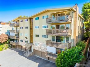 2552 14th Avenue W 202, Seattle WA 98119