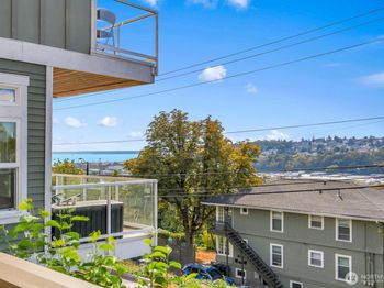 2552 14th Avenue W