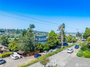 2552 14th Avenue W 202, Seattle WA 98119