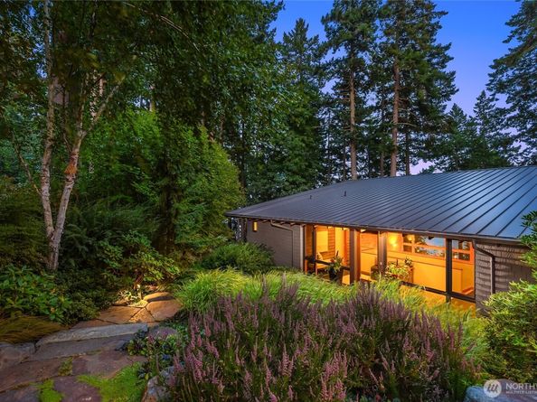 11121 NE Brownell Lane, Bainbridge Island WA 98110