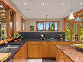 11121 NE Brownell Lane, Bainbridge Island WA 98110