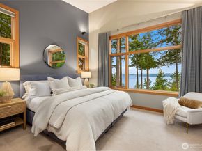 11121 NE Brownell Lane, Bainbridge Island WA 98110