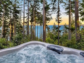 11121 NE Brownell Lane, Bainbridge Island WA 98110