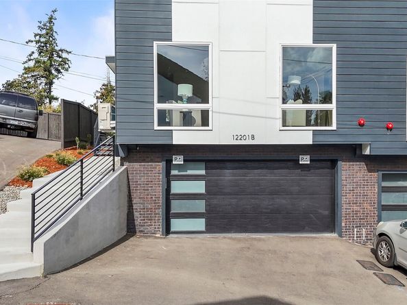 12201 Des Moines Memorial Drive S B, Burien WA 98168