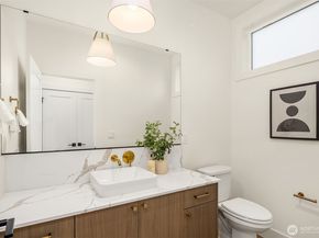 4406 1st Avenue NE, Seattle WA 98105