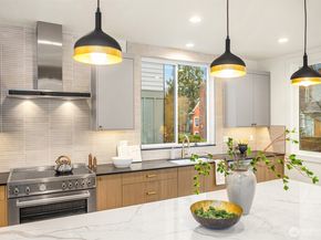 4406 1st Avenue NE, Seattle WA 98105