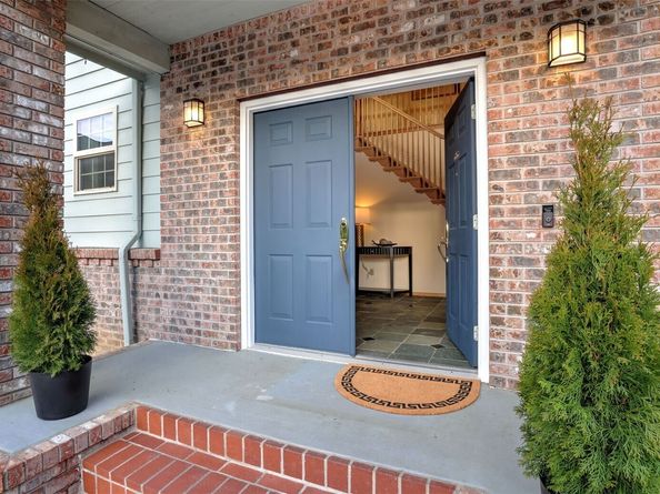 18432 W Lake Desire Drive SE, Renton WA 98058