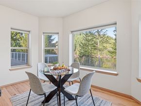 18432 W Lake Desire Drive SE, Renton WA 98058