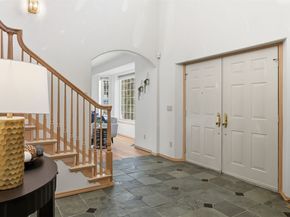 18432 W Lake Desire Drive SE, Renton WA 98058