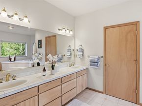 18432 W Lake Desire Drive SE, Renton WA 98058