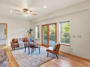 18432 W Lake Desire Drive SE, Renton WA 98058