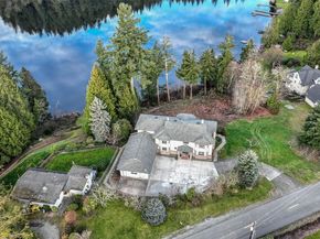 18432 W Lake Desire Drive SE, Renton WA 98058