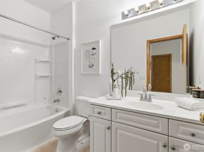 15150 140th Way SE F202, Renton WA 98058