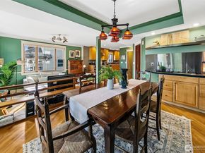 3532 Meridian Avenue N, Seattle WA 98103