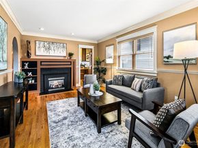 3532 Meridian Avenue N, Seattle WA 98103