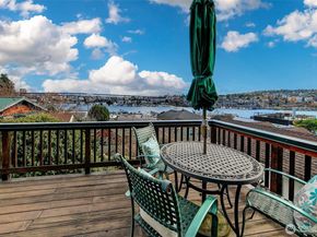 3532 Meridian Avenue N, Seattle WA 98103