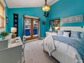 3532 Meridian Avenue N, Seattle WA 98103