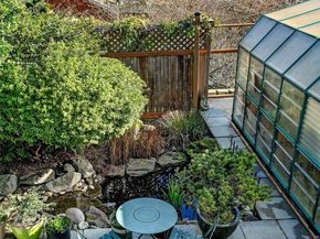 3532 Meridian Avenue N, Seattle WA 98103