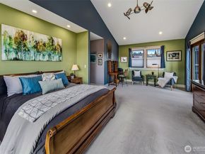 3532 Meridian Avenue N, Seattle WA 98103