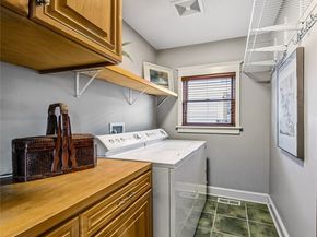 3532 Meridian Avenue N, Seattle WA 98103