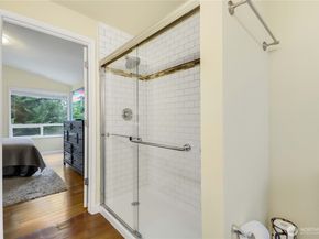 14142 97th Avenue NE, Kirkland WA 98034