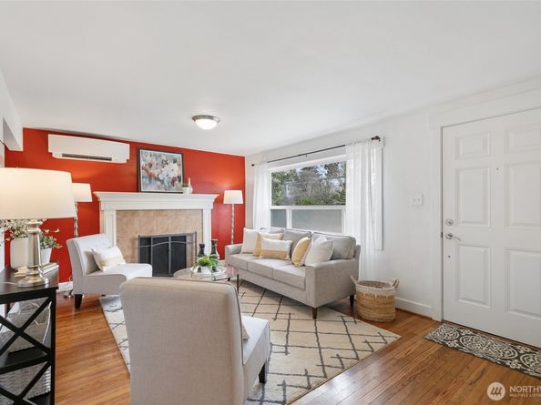 6325 42nd Avenue SW, Seattle WA 98136