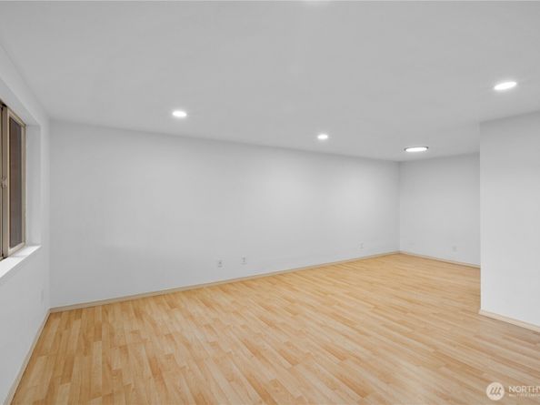 3834 175th Avenue NE 22, Redmond WA 98052