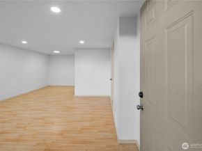 3834 175th Avenue NE 22, Redmond WA 98052