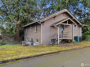 11716 16th Avenue NE, Seattle WA 98125