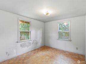 11716 16th Avenue NE, Seattle WA 98125