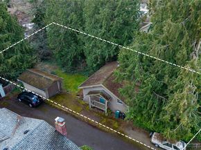 11716 16th Avenue NE, Seattle WA 98125