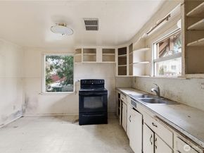 11716 16th Avenue NE, Seattle WA 98125