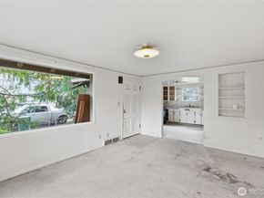 11716 16th Avenue NE, Seattle WA 98125