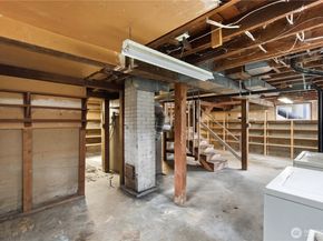 11716 16th Avenue NE, Seattle WA 98125