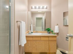 600 Malden Avenue E 304, Seattle WA 98112