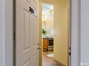 600 Malden Avenue E 304, Seattle WA 98112