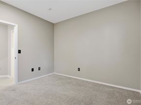 18676 NE 56th Court, Redmond WA 98052