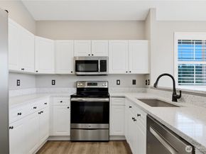 18676 NE 56th Court, Redmond WA 98052