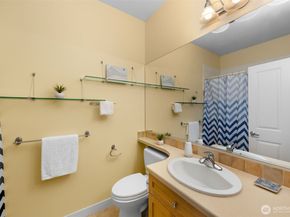 1000 Cabin Creek Lane SW D304, Issaquah WA 98027