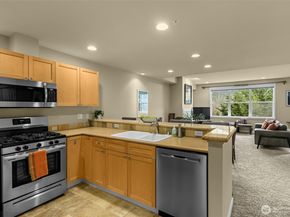 1000 Cabin Creek Lane SW D304, Issaquah WA 98027