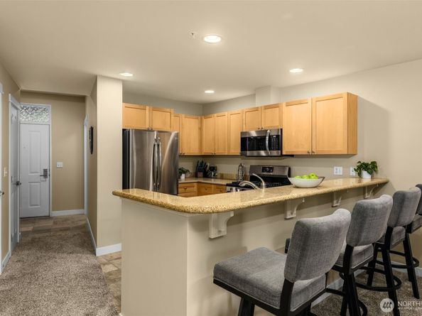 1000 Cabin Creek Lane SW D304, Issaquah WA 98027