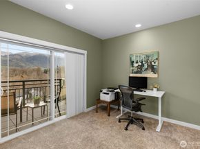 1000 Cabin Creek Lane SW D304, Issaquah WA 98027