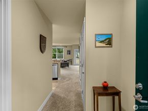 1000 Cabin Creek Lane SW D304, Issaquah WA 98027