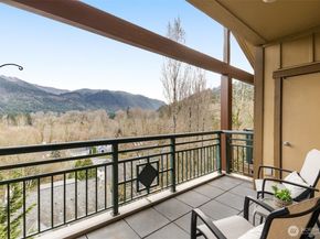 1000 Cabin Creek Lane SW D304, Issaquah WA 98027