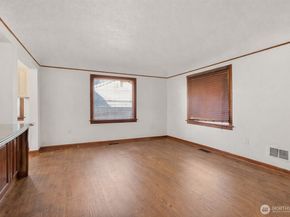 749 4th Avenue N, Kent WA 98032