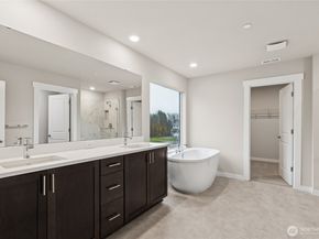 10538 135th Place SE 31, Kirkland WA 98033