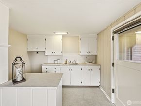 4019 SW Henderson Street, Seattle WA 98136