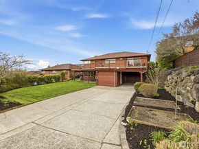 4019 SW Henderson Street, Seattle WA 98136